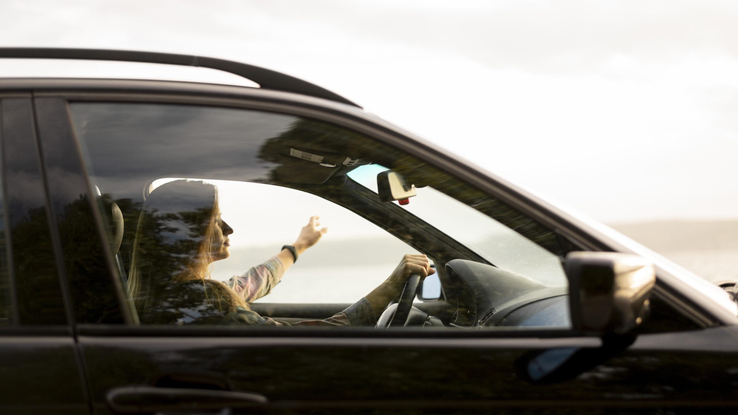 Is Your Car Window Shattered? 10 Signs You Need Auto Door Glass Replacement in Houston!